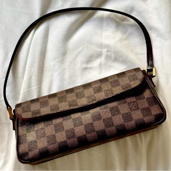 LOUIS VUITTON Damier Ebene Recoleta Shoulder/ Handbag
PRISTINE CONDITION - Picture 1 of 15